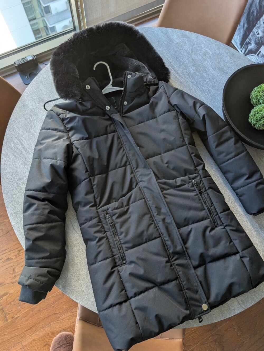 Black Women's Hooded Puffer Coat with Faux Fur Trim